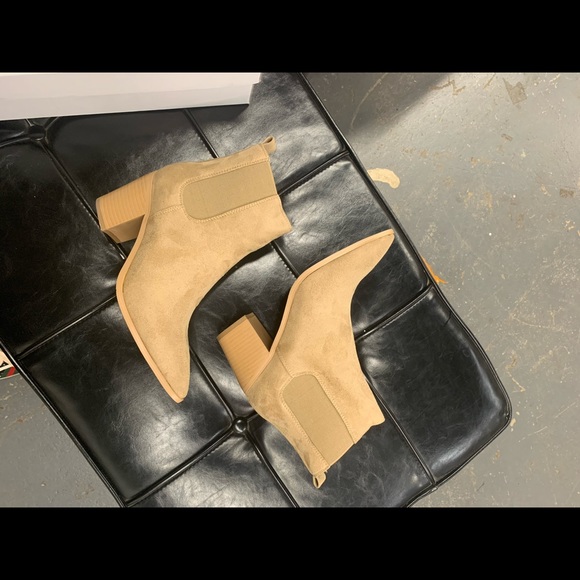 Women’s Pointed Toe Chelsea Ankle High Heel Block Boot in Beige Faux Suede - Picture 13 of 14